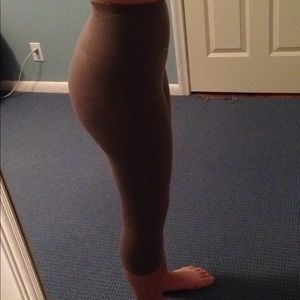 Lululemon Cropped Yoga Pants